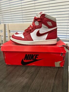 Nike Jordan 1 Retro High OG (box Is Broken) Men’s Size 6 Womens Size 7.5